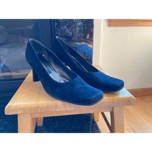 Stuart Weitzman 8.5 B Comfort Dress Work Pumps Black Suede block Heels Slip On